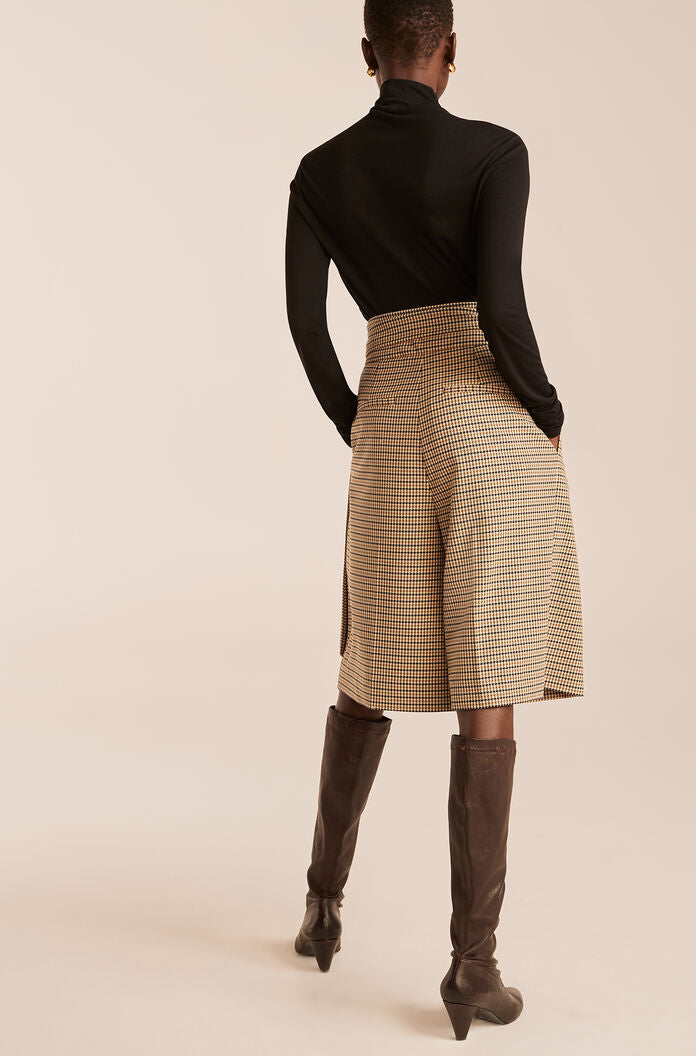 Micro Houndstooth Short